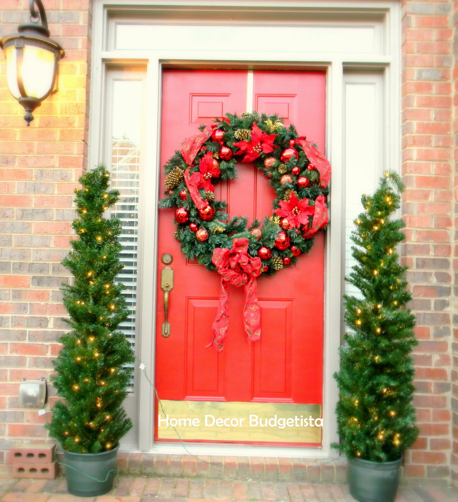 50 Best Christmas Door Decorations for 2017