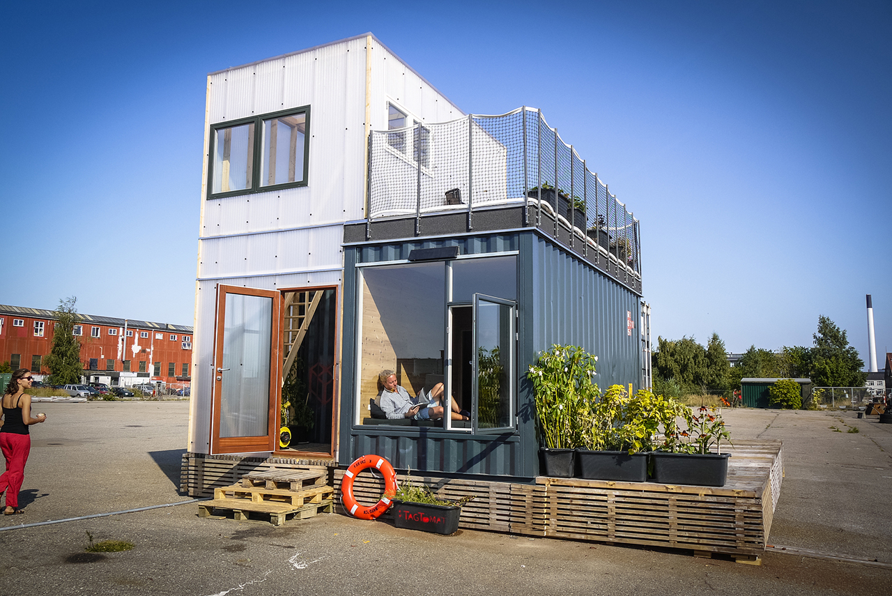 Stunning Shipping Container House Design Ideas Style