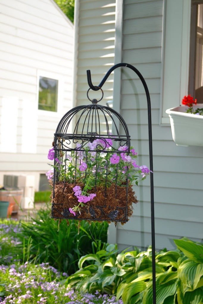18 Beautiful Garden Decor Ideas with Birdcage Planters