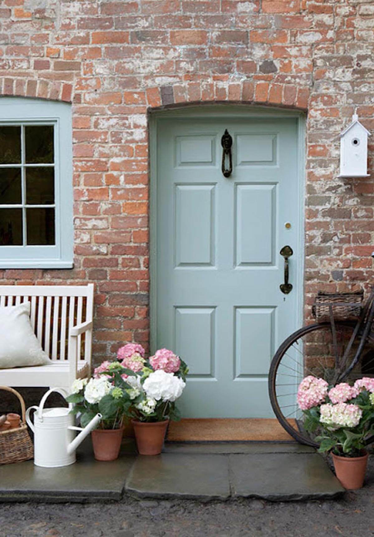 Welcome Spring: 17 Great DIY Flower Pot Ideas for Front Doors