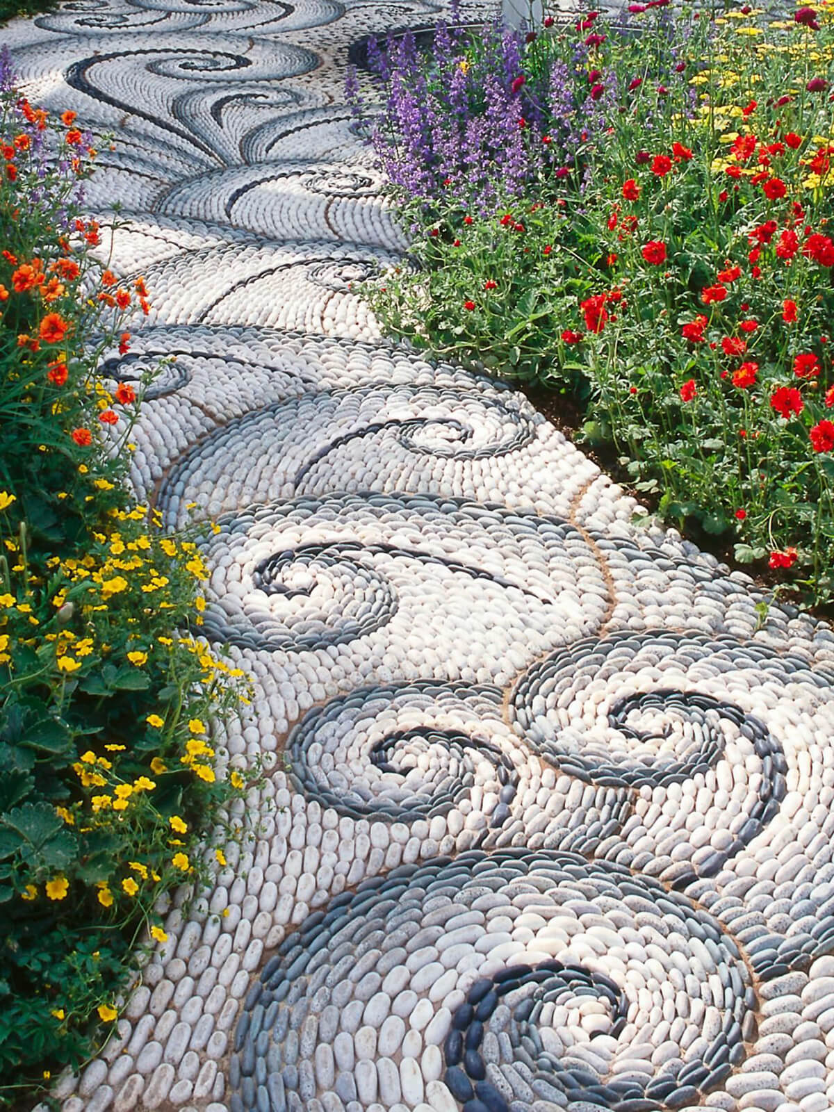 16 Design Ideas for Beautiful Garden Paths - Style Motivation