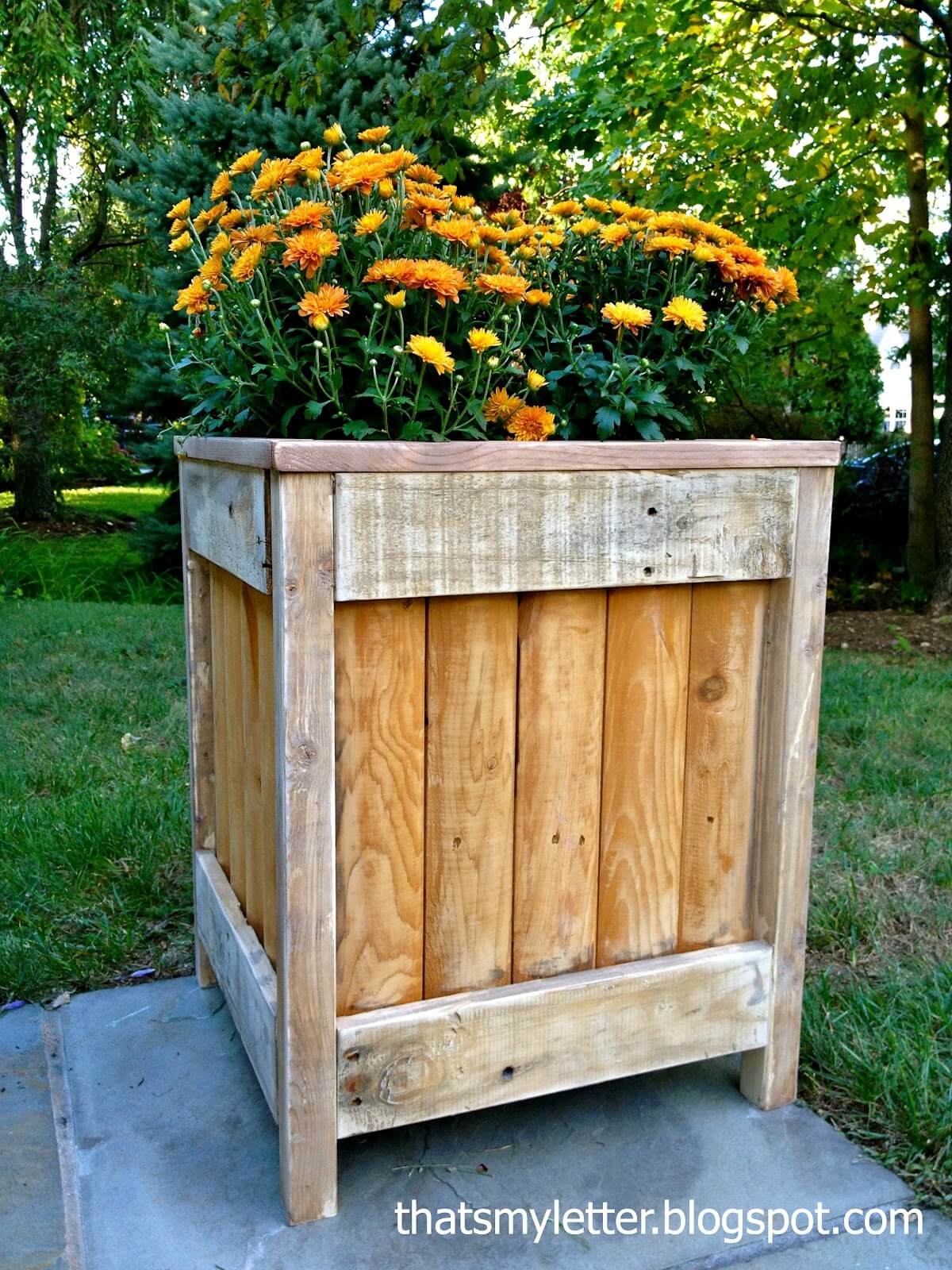 32 Best DIY Pallet and Wood Planter Box Ideas and Designs for 2017