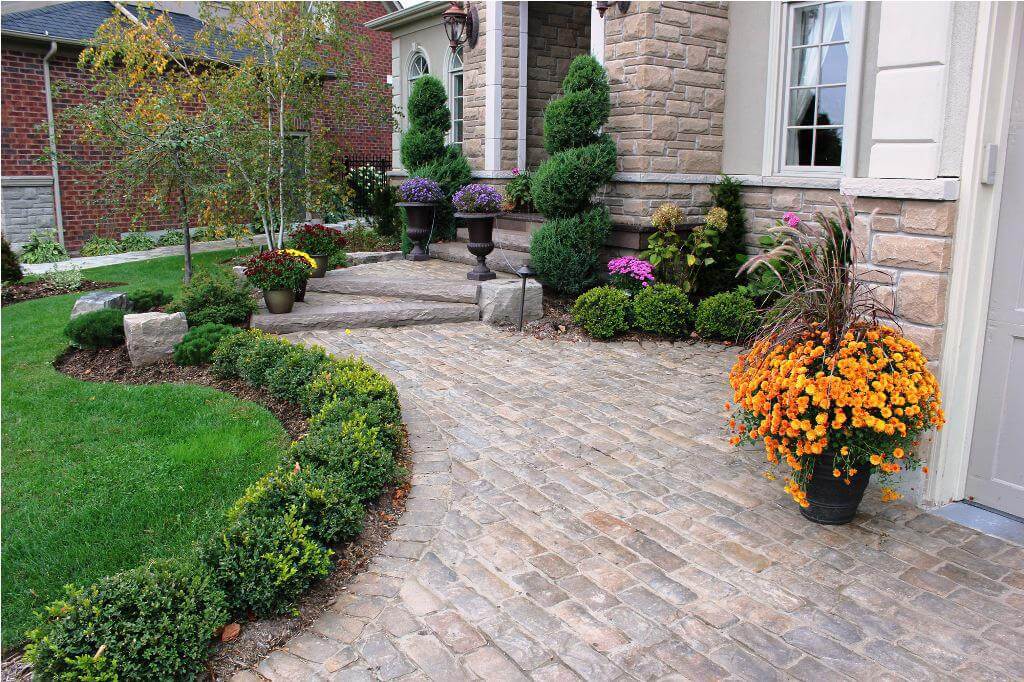 50 Best Front Yard Landscaping Ideas and Garden Designs 